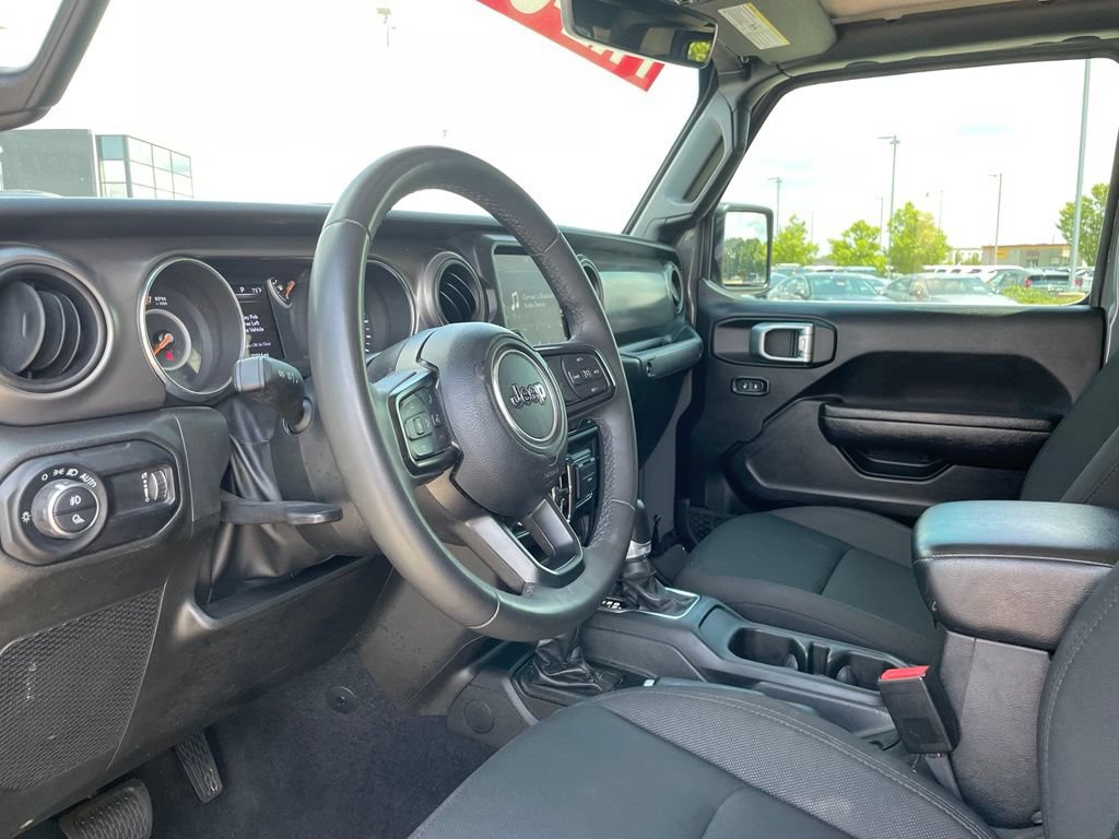 Used 2023 Jeep Gladiator Sport AWD/4WD image 10