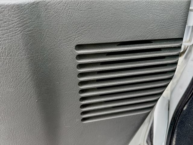 Used 2016 Chevrolet Express 2500 RWD image 20