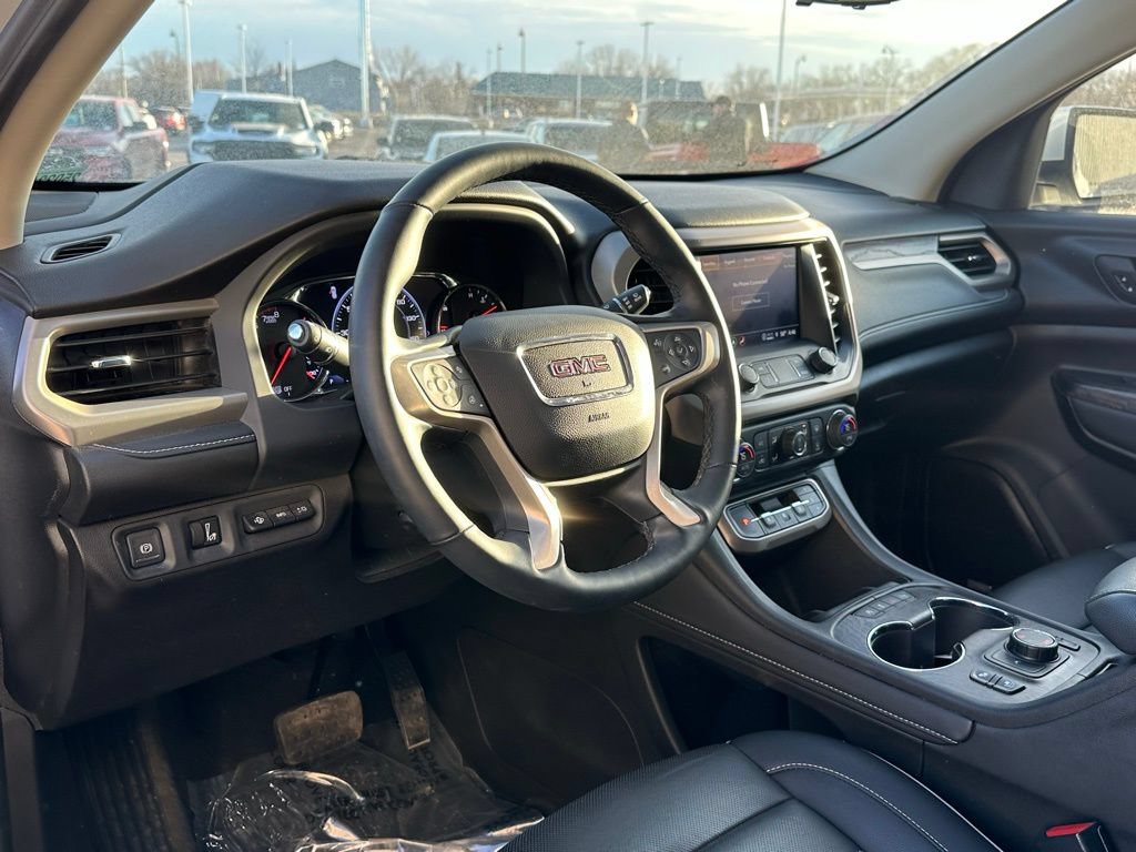 Used 2023 GMC Acadia Denali w/ Denali Ultimate Package AWD/4WD image 13