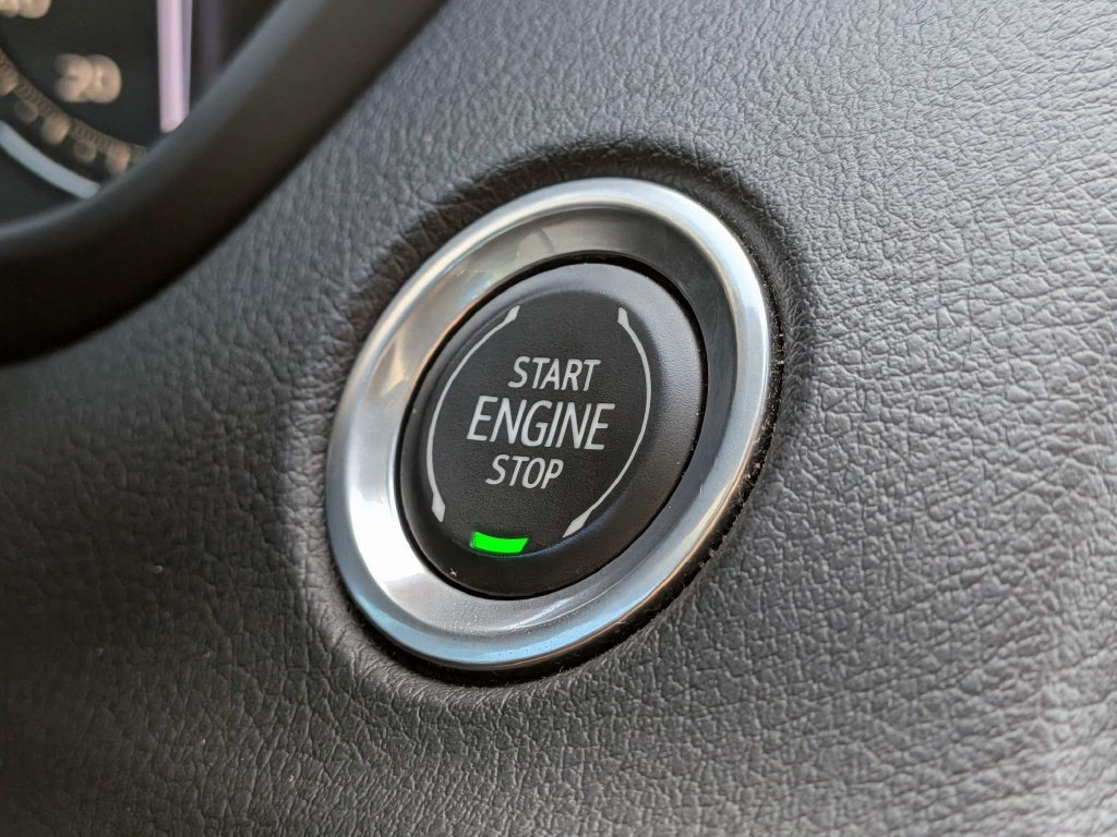 Used 2023 Cadillac XT4 Luxury w/ Cold Weather Package FWD image 31