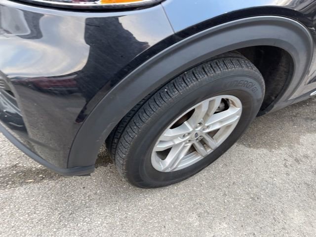 Used 2023 Ford Explorer XLT image 4