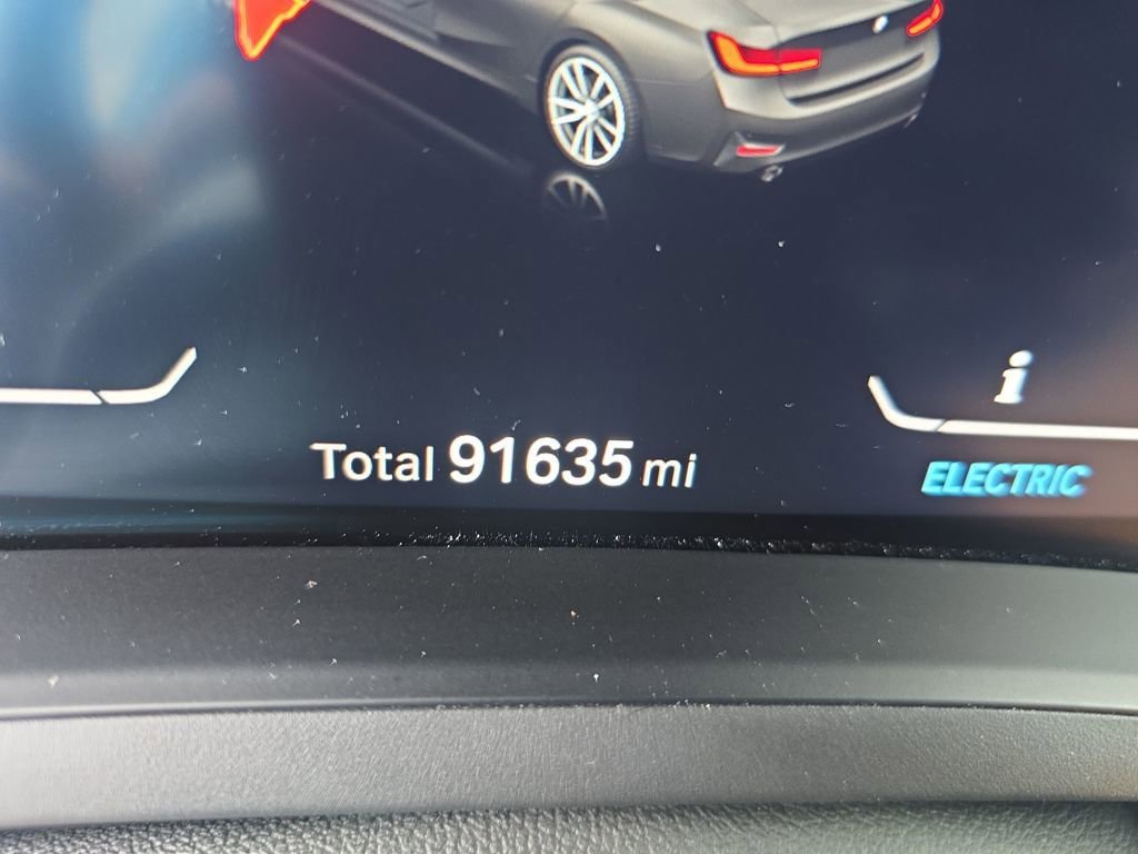 Used 2022 BMW 330e xDrive w/ Premium Package image 17