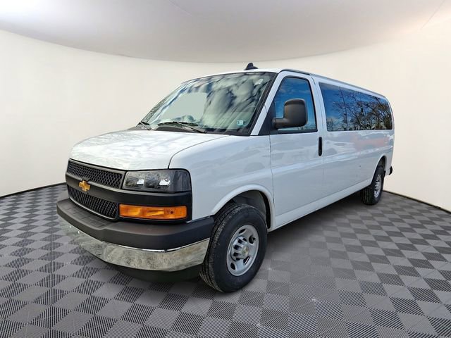 New 2025 Chevrolet Express 3500 LS image 2