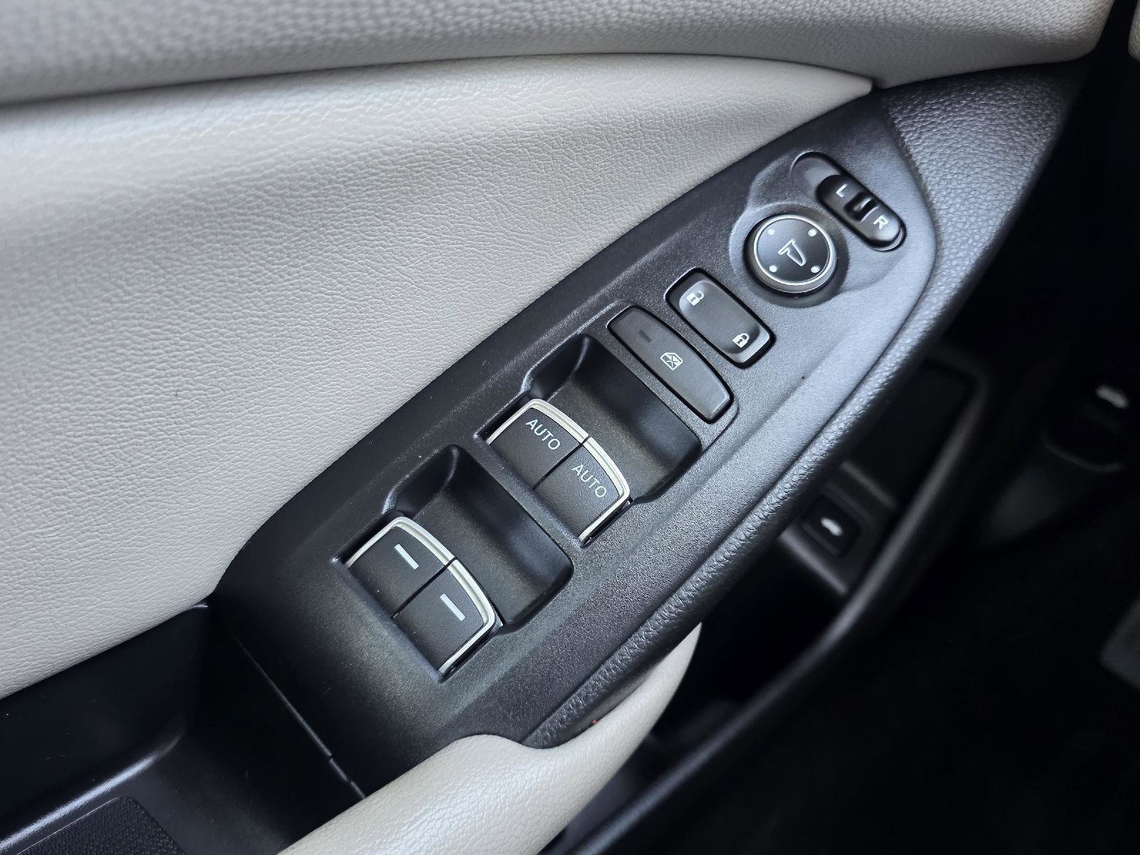 Used 2018 Honda Accord EX image 9