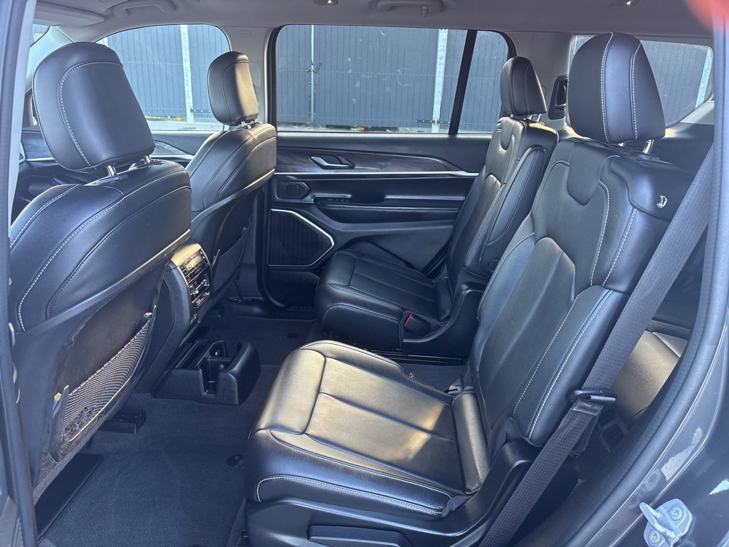 Used 2022 Jeep Grand Cherokee L Limited image 12