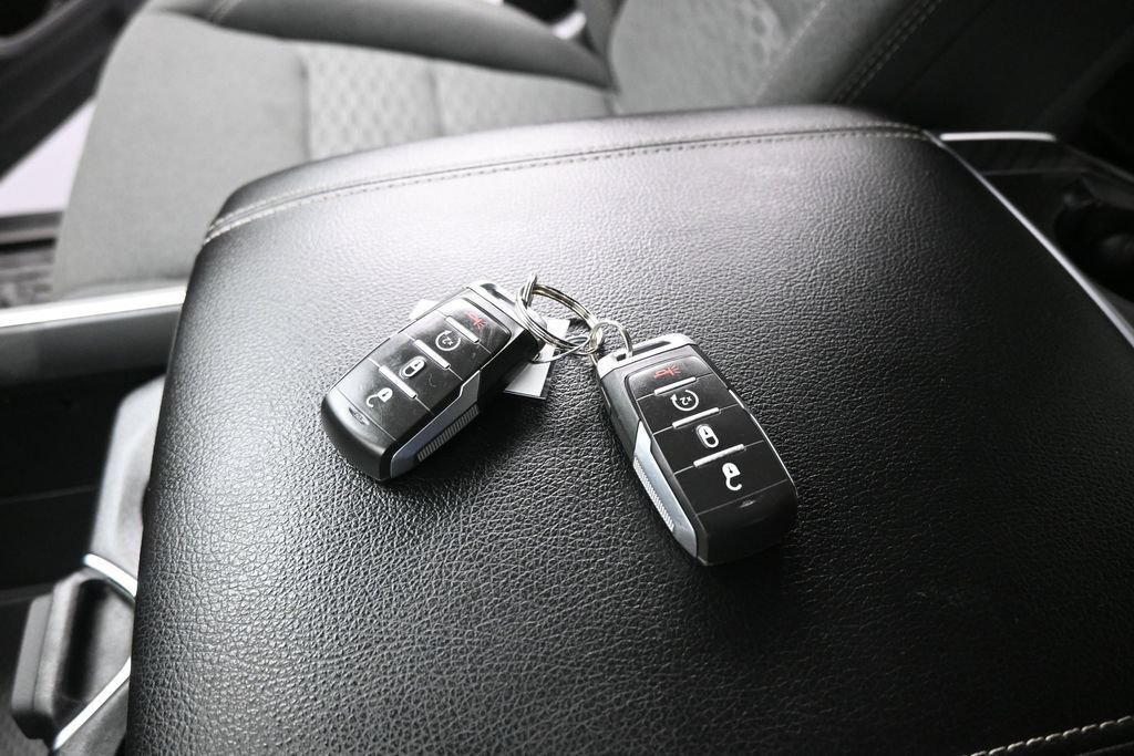Used 2025 RAM 1500 Big Horn RWD image 15