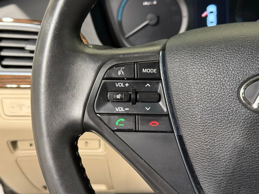 Used 2017 Hyundai Sonata Limited w/ Ultimate Package 02 image 24