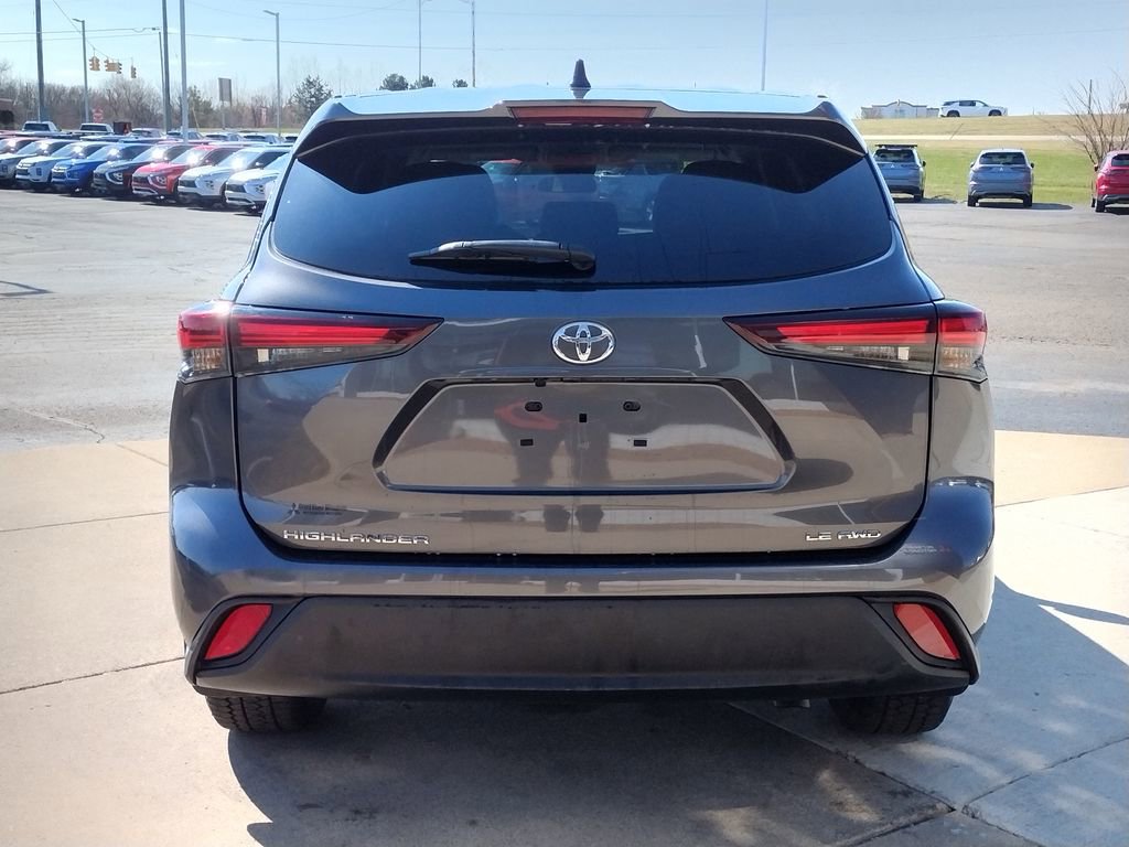 Used 2024 Toyota Highlander LE image 18