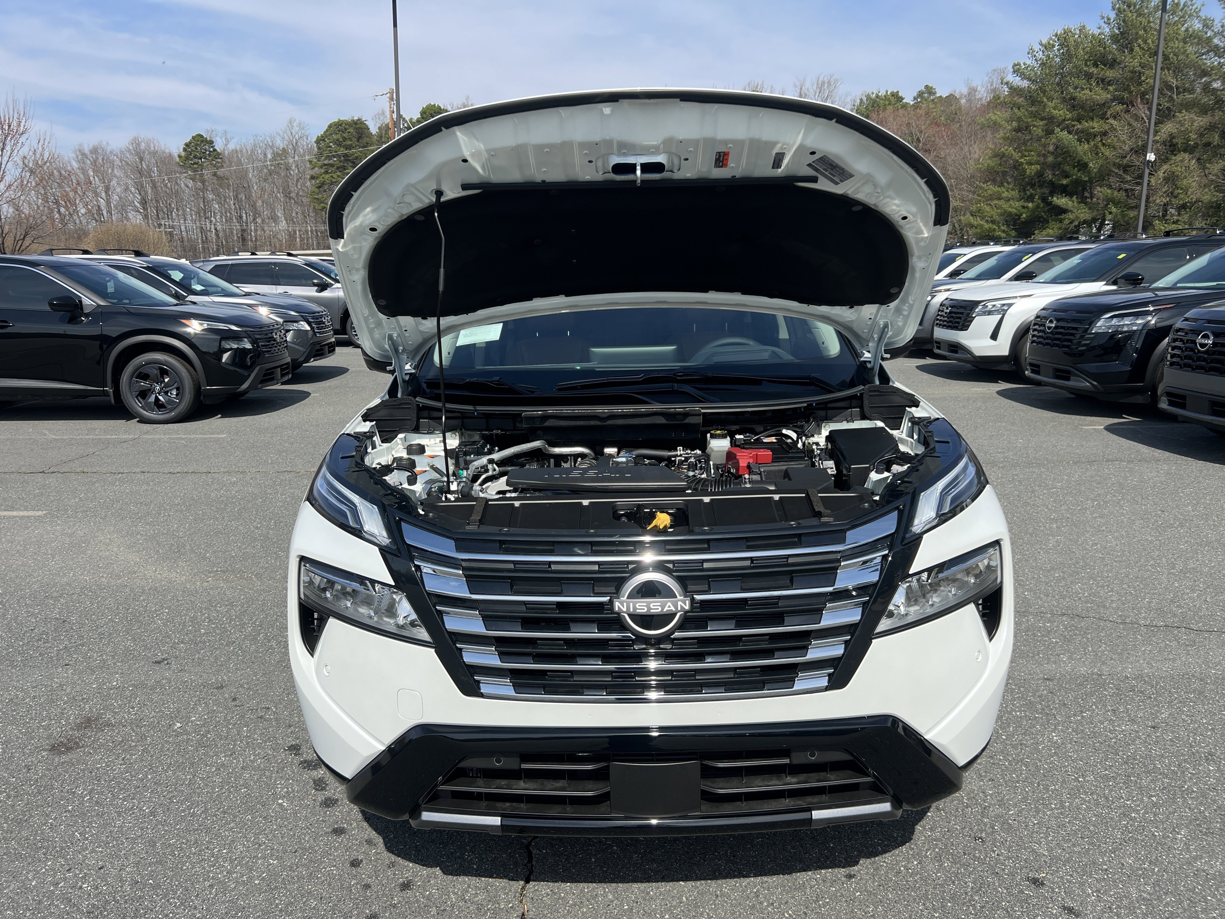 New 2026 Nissan Rogue Platinum image 8