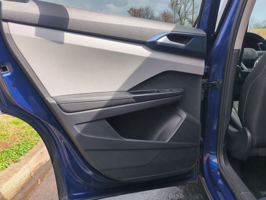 Used 2024 Volkswagen Taos SE image 26