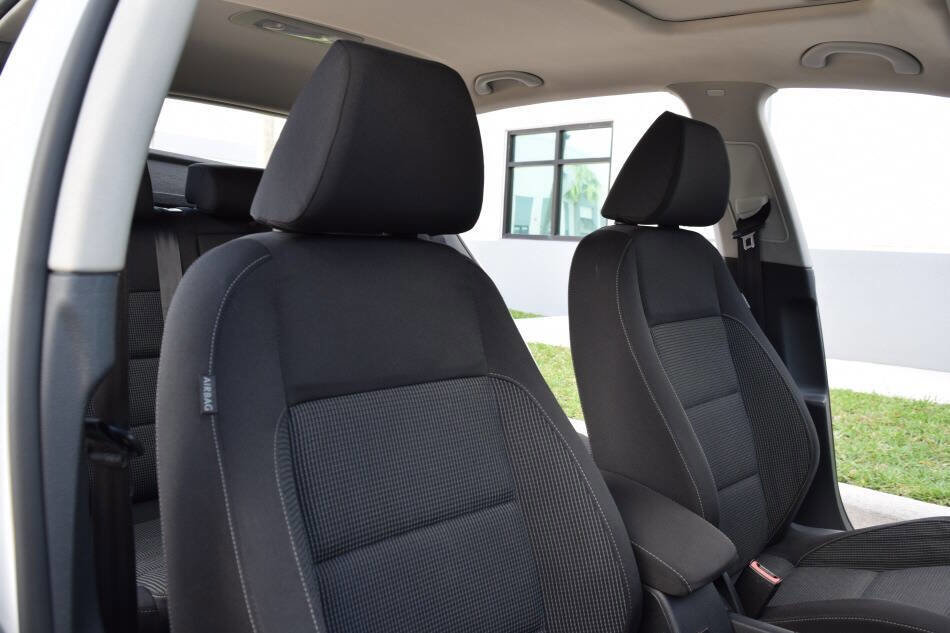 Used 2013 Volkswagen Golf TDI image 55