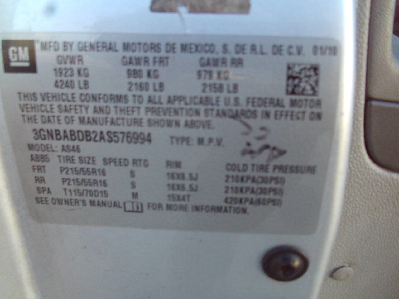 Used 2010 Chevrolet HHR LT image 9