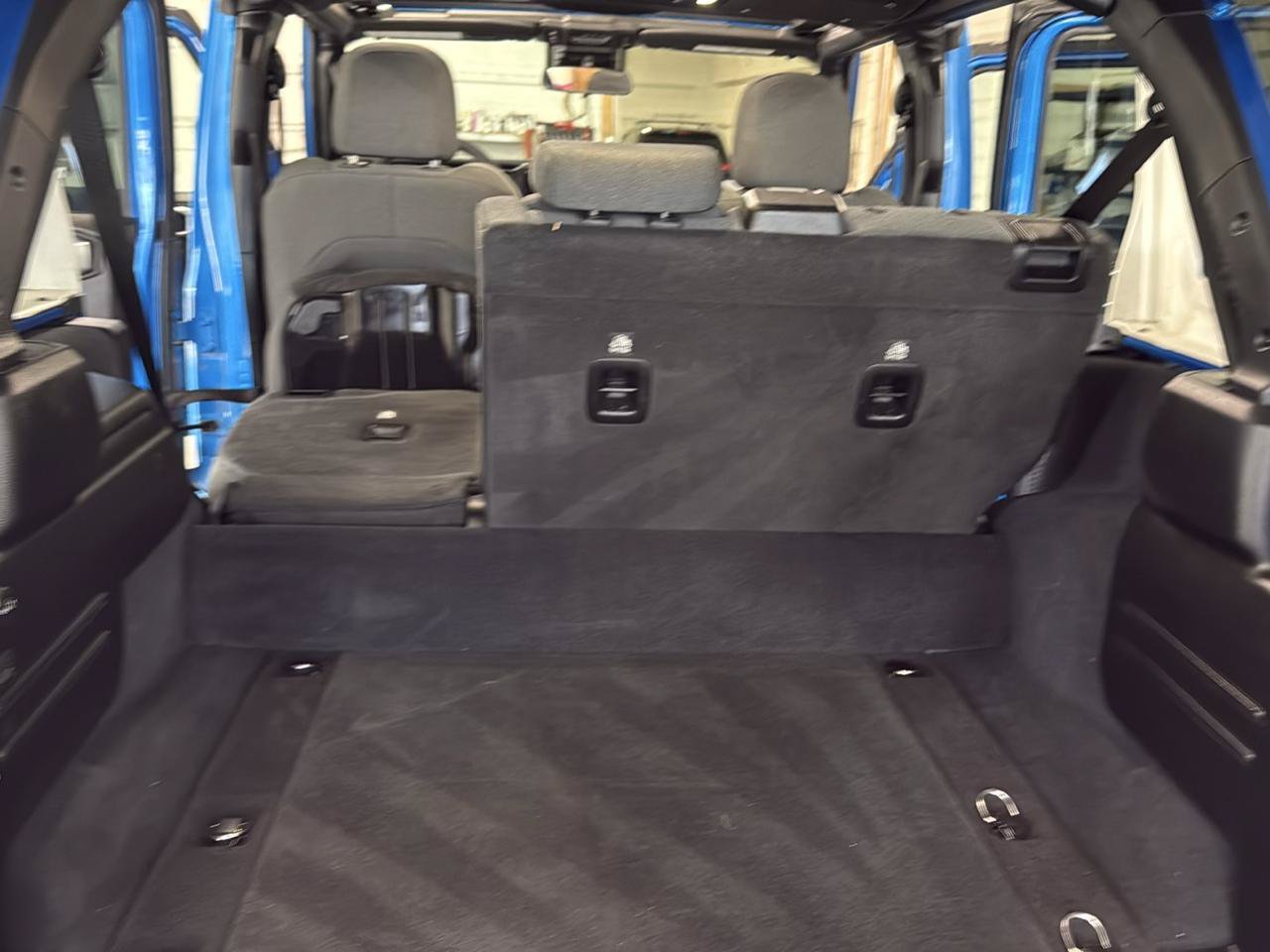 Used 2024 Jeep Wrangler Unlimited AWD/4WD image 38