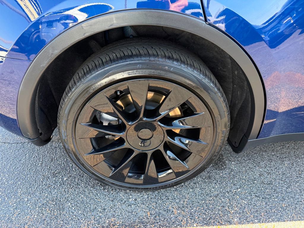 Used 2023 Tesla Model Y Long Range image 36