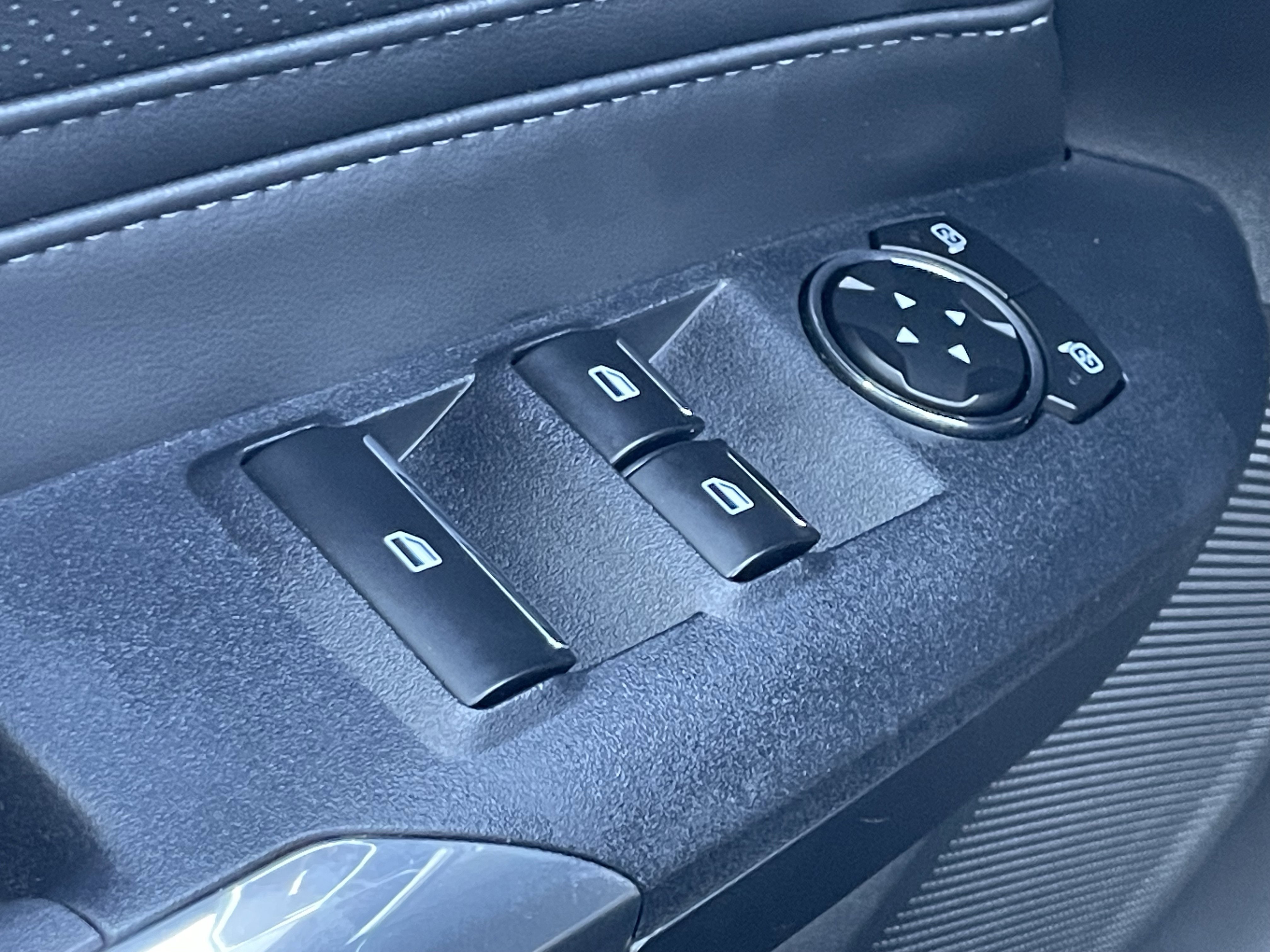 Used 2025 Ford Mustang Premium image 18