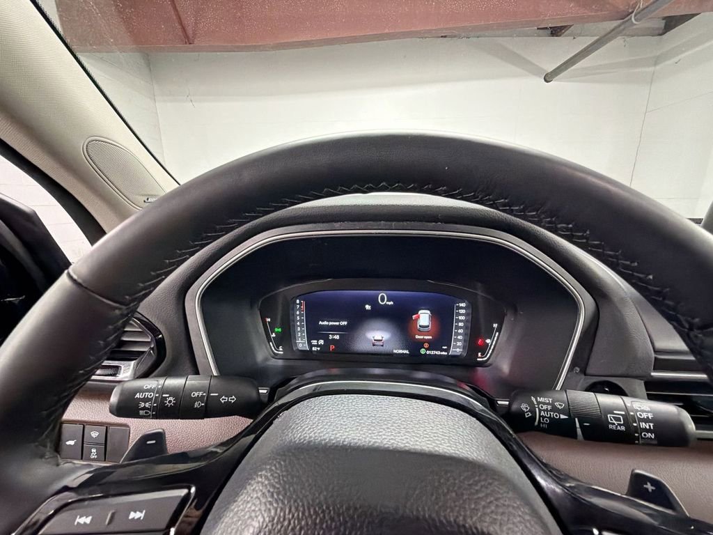 Used 2023 Honda Pilot Elite image 11