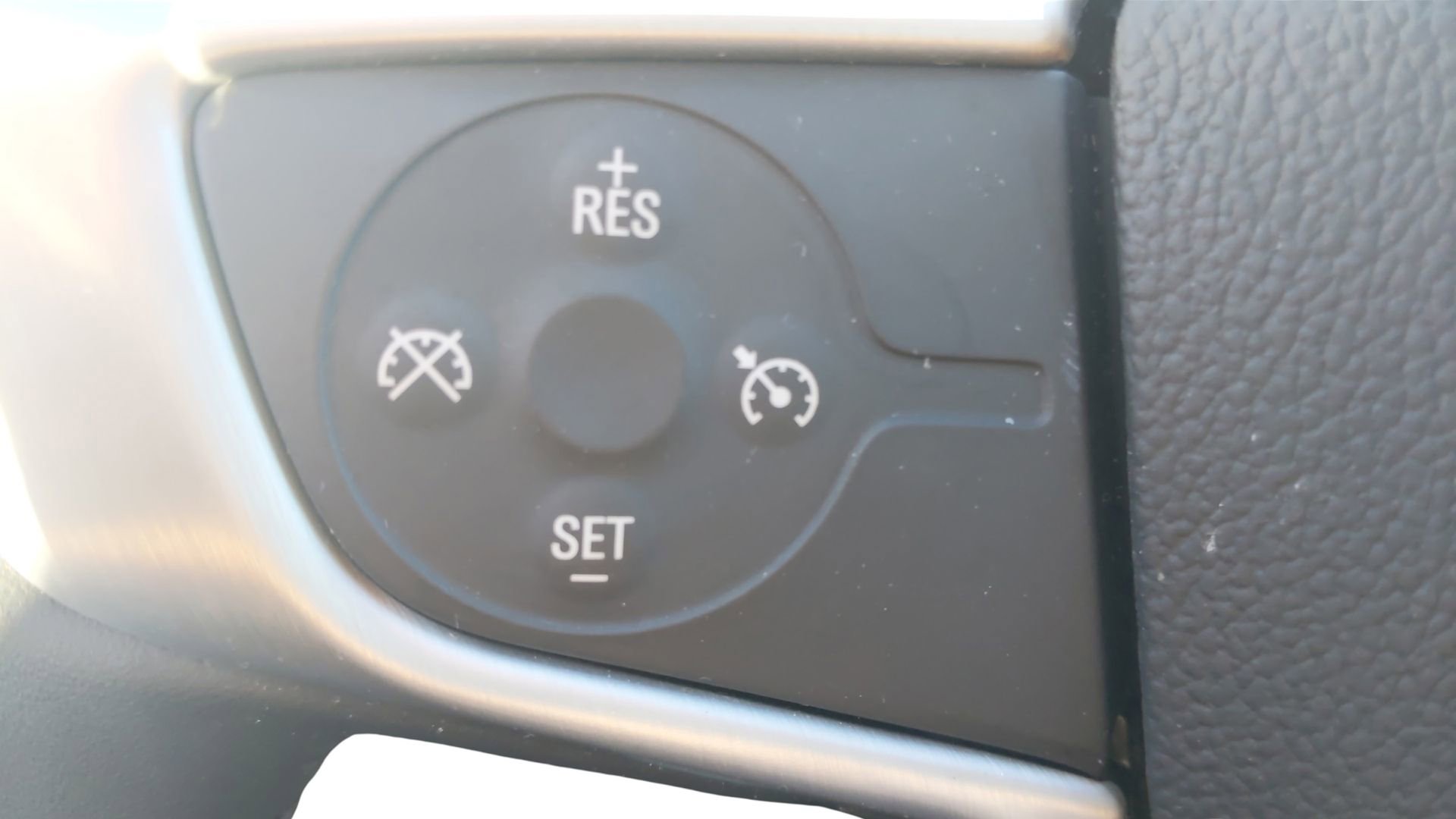 Used 2019 GMC Acadia SLE image 21