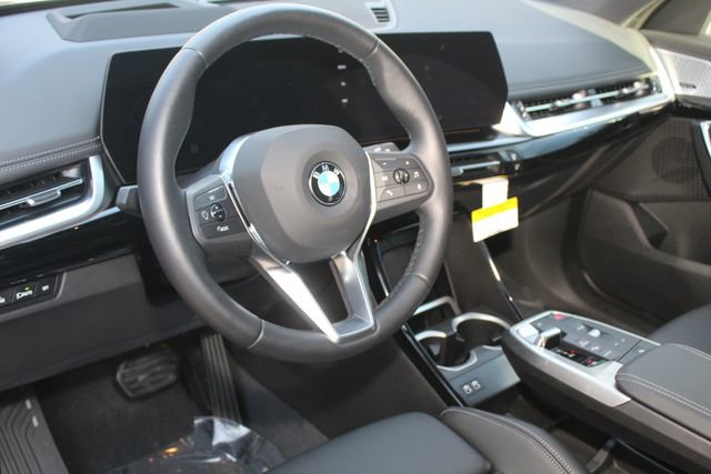 Used 2025 BMW X1 xDrive28i w/ Technology Package image 14