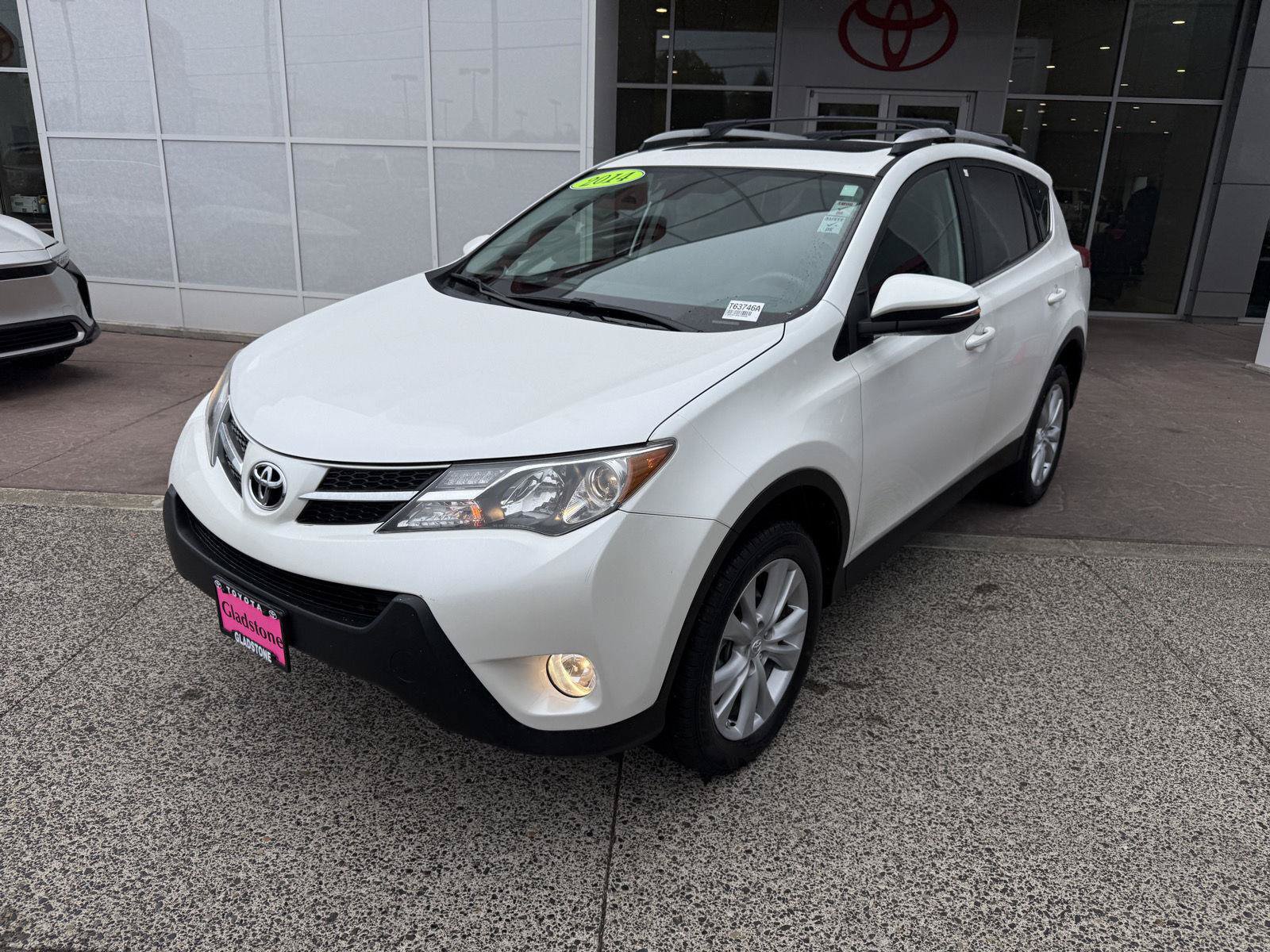 Used 2014 Toyota RAV4 Limited AWD/4WD image 2