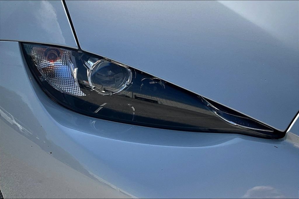 Used 2017 MAZDA MX-5 Miata RF Grand Touring RWD image 28