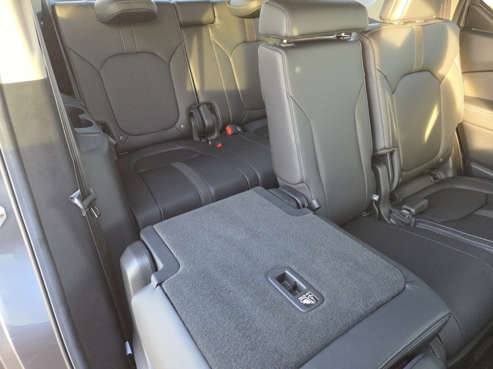 Used 2025 Honda Pilot EX-L image 22