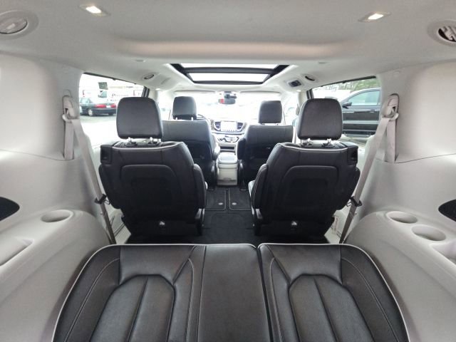Used 2024 Chrysler Pacifica Limited image 14