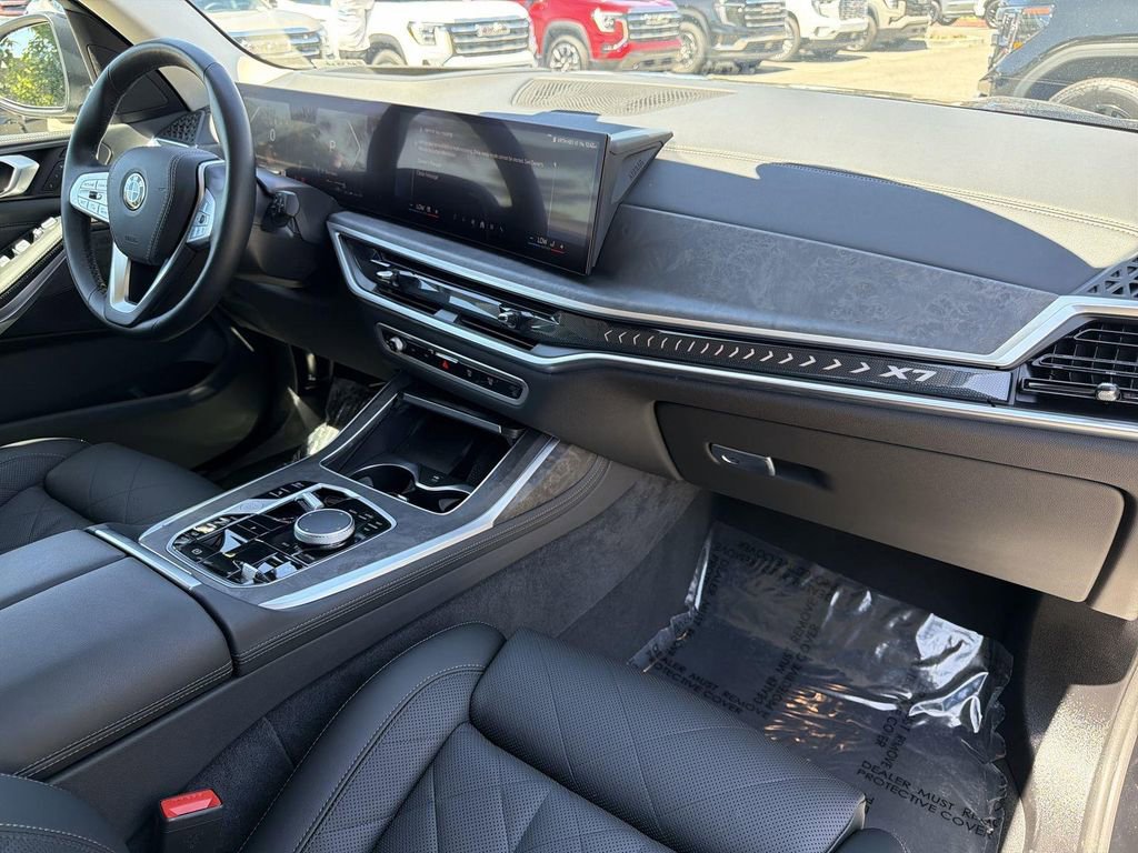 Used 2025 BMW X7 xDrive40i w/ Climate Comfort Package image 35
