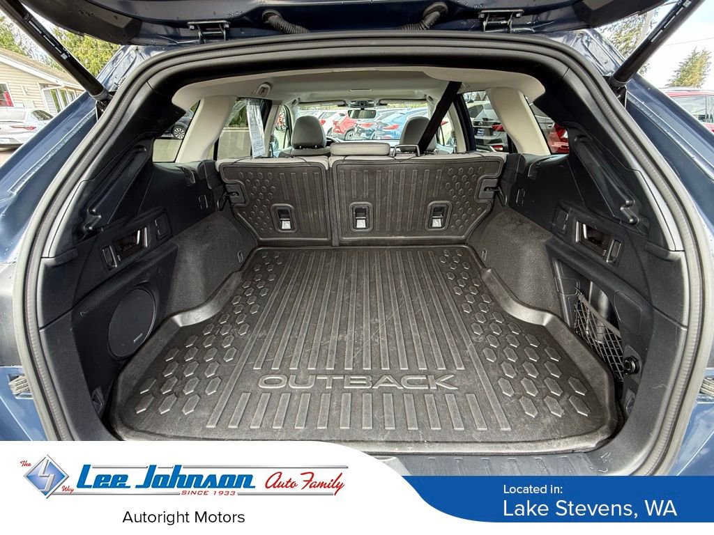 Used 2023 Subaru Outback Limited AWD/4WD image 11
