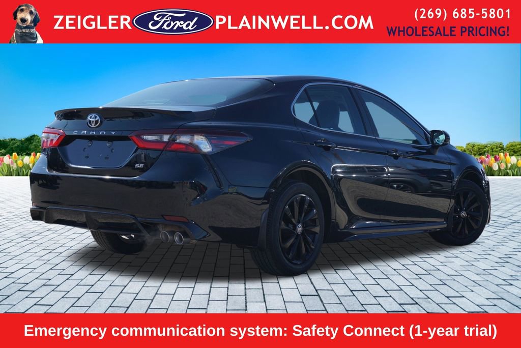 Used 2024 Toyota Camry SE image 5