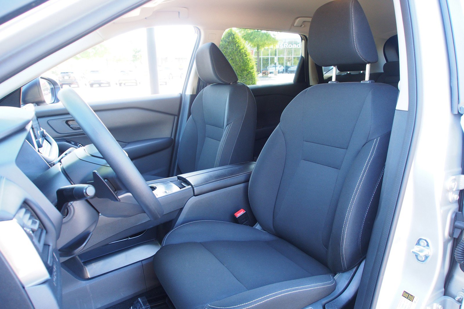 Used 2025 Nissan Rogue S FWD image 16