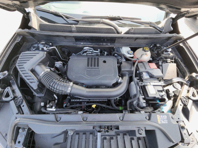 Used 2023 GMC Acadia SLE w/ Driver Convenience Package image 11