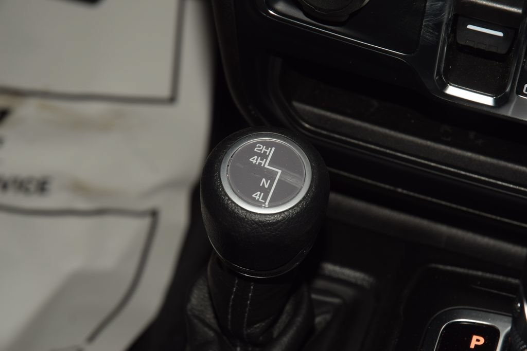 Used 2024 Jeep Wrangler Unlimited Sport AWD/4WD image 25