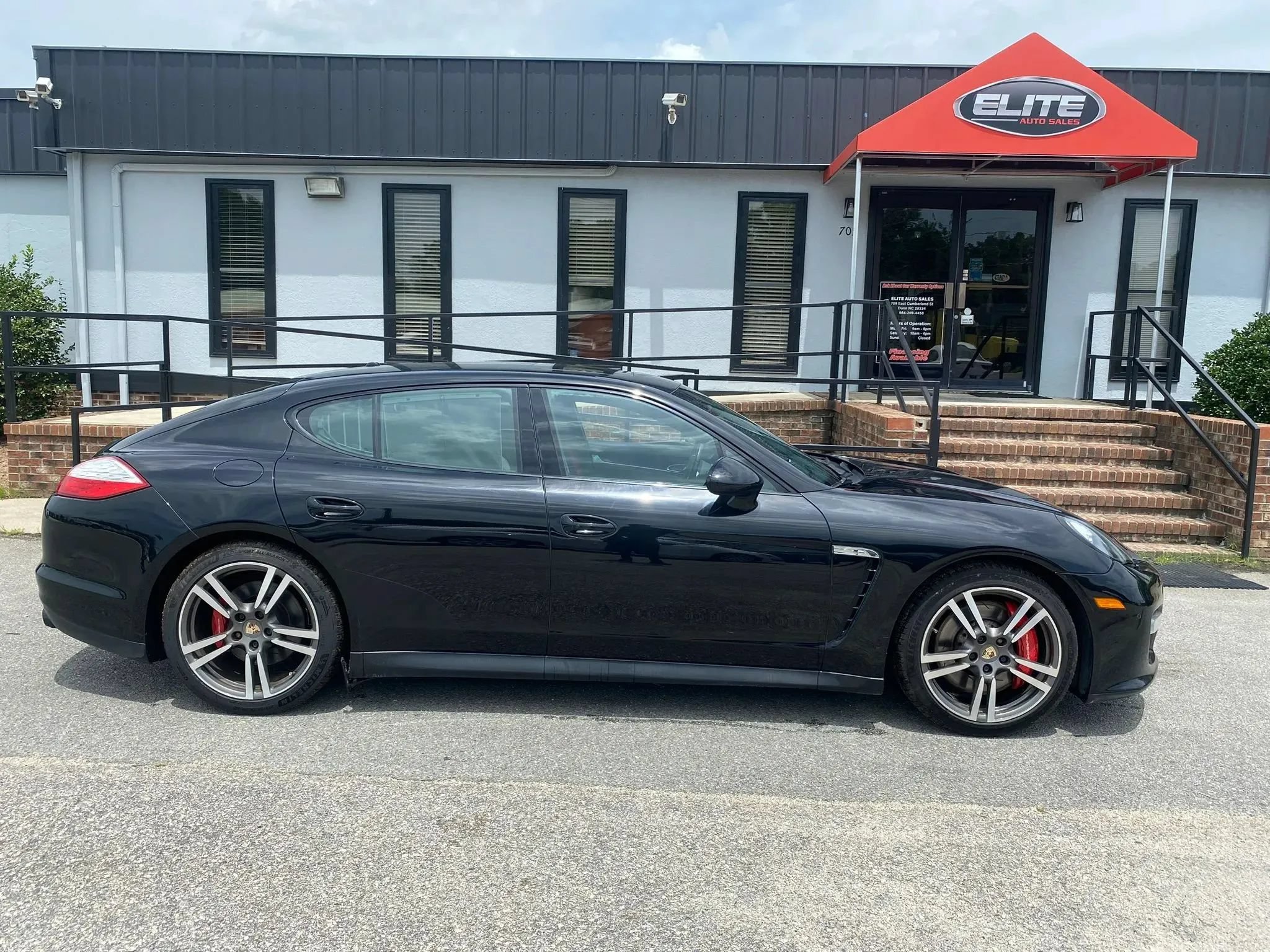 Used 2013 Porsche Panamera GTS AWD/4WD image 2