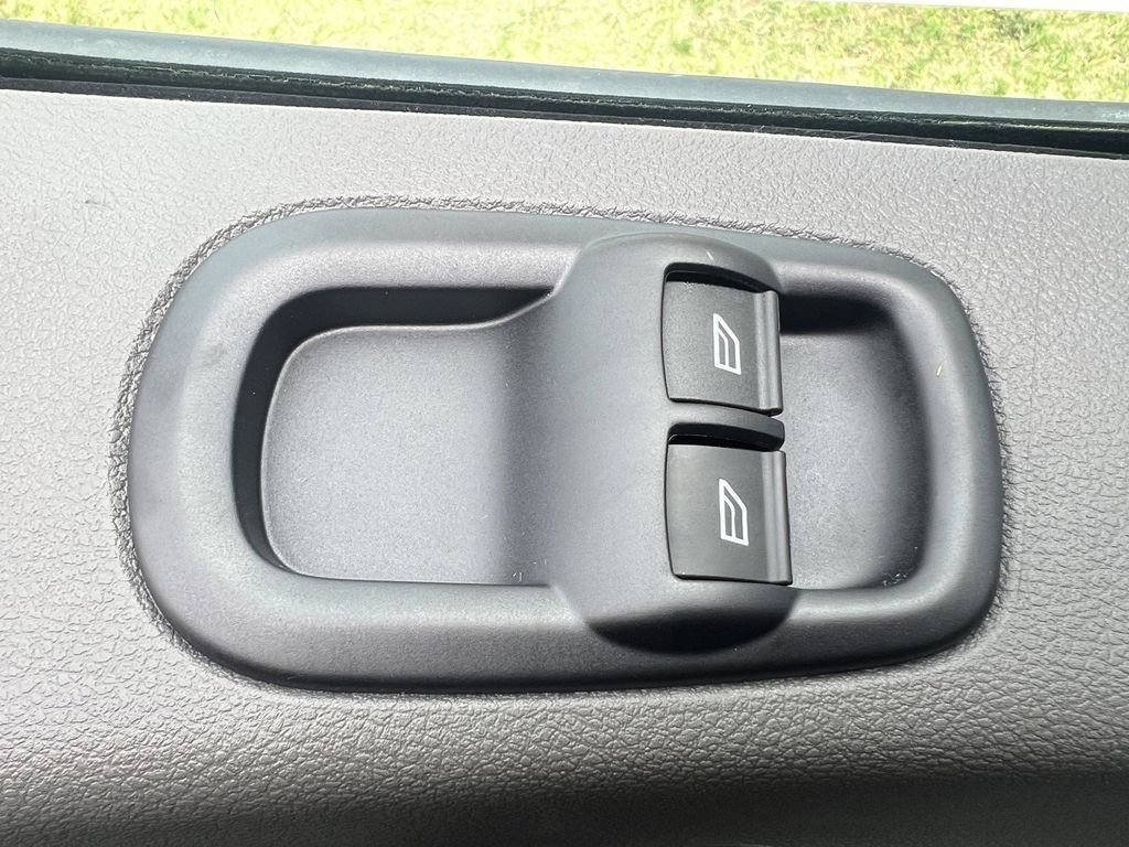 New 2026 Ford Transit 250 148 Medium Roof RWD image 12