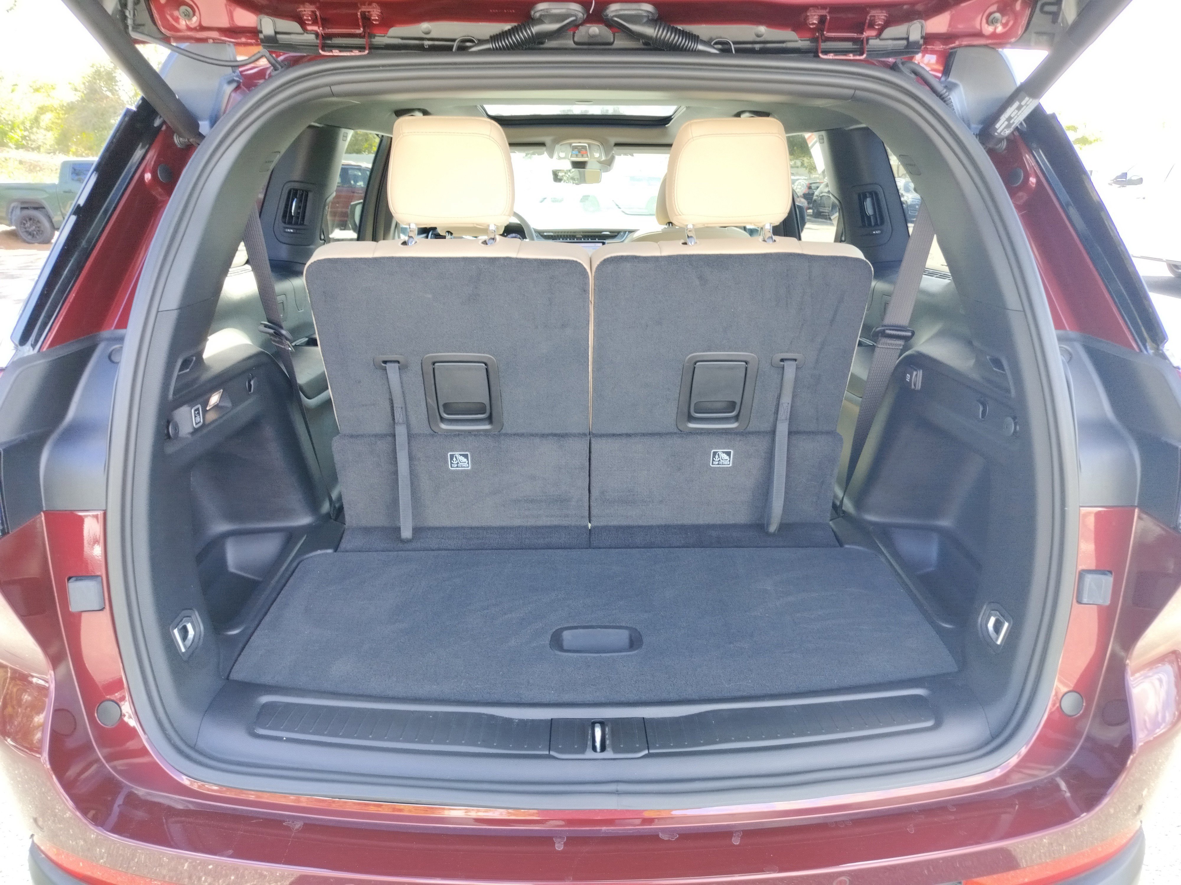 Used 2025 Jeep Grand Cherokee L Limited w/ Luxury Tech Group II image 12