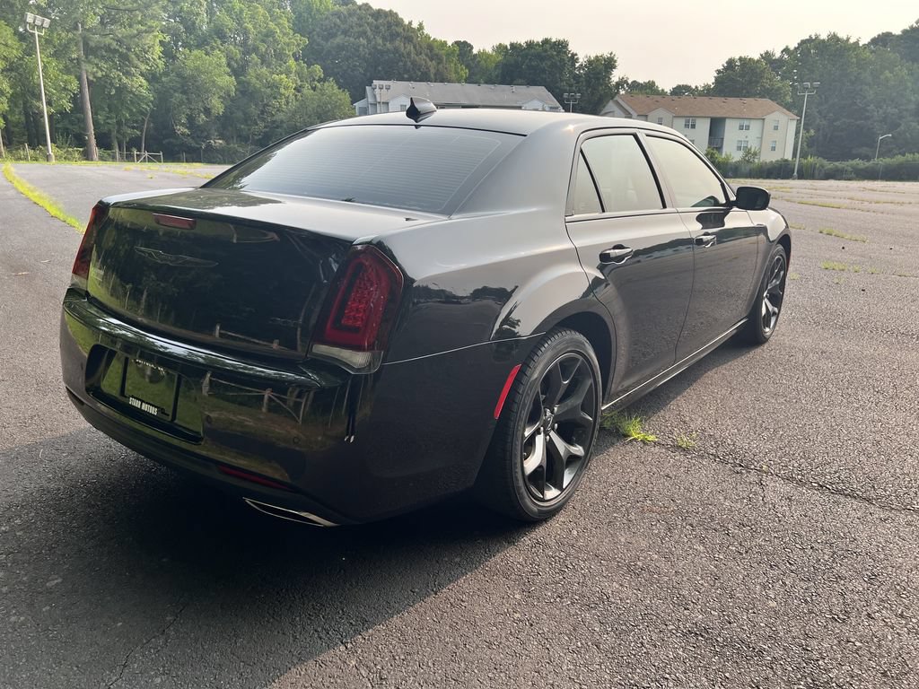 Certified 2023 Chrysler 300 Touring L w/ Safetytec Plus Group RWD image 3