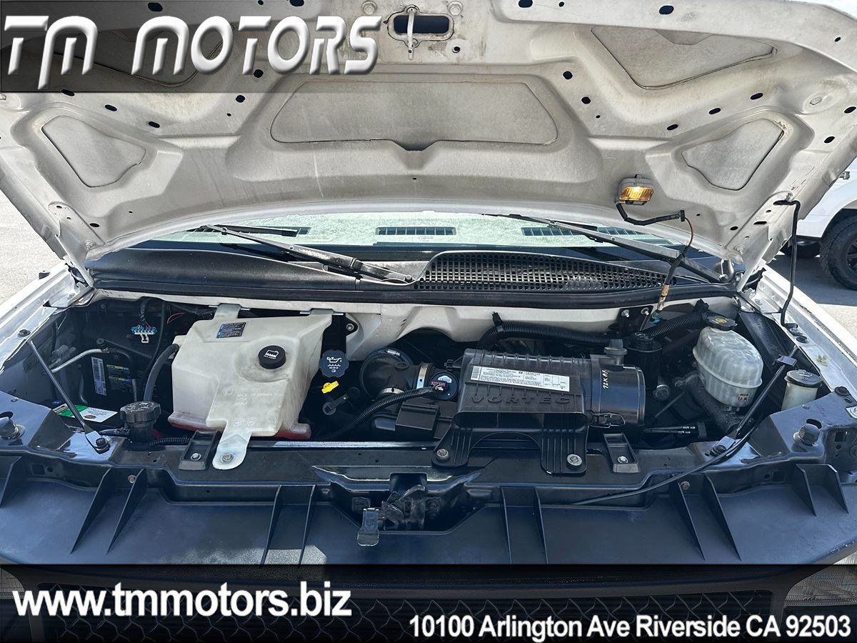 Used 2006 Chevrolet Express 2500 Extended w/ Power and Light Package RWD image 19