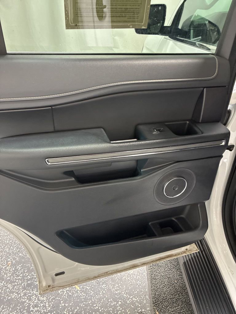 Used 2024 Ford Expedition XLT image 28