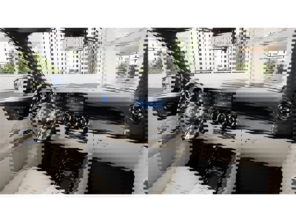 New 2026 Mercedes-Benz GLB 250 4MATIC image 6