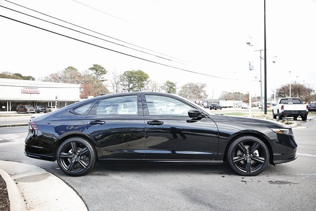 Certified 2025 Honda Accord Sport image 12