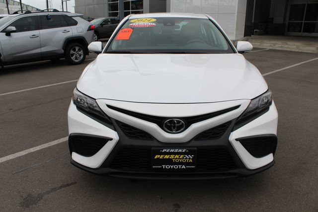 Certified 2024 Toyota Camry SE FWD image 3