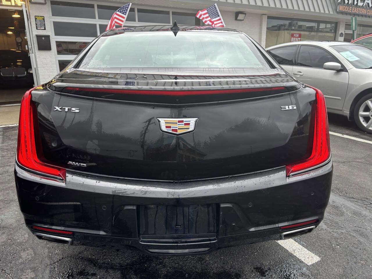 Used 2018 Cadillac XTS Luxury image 4