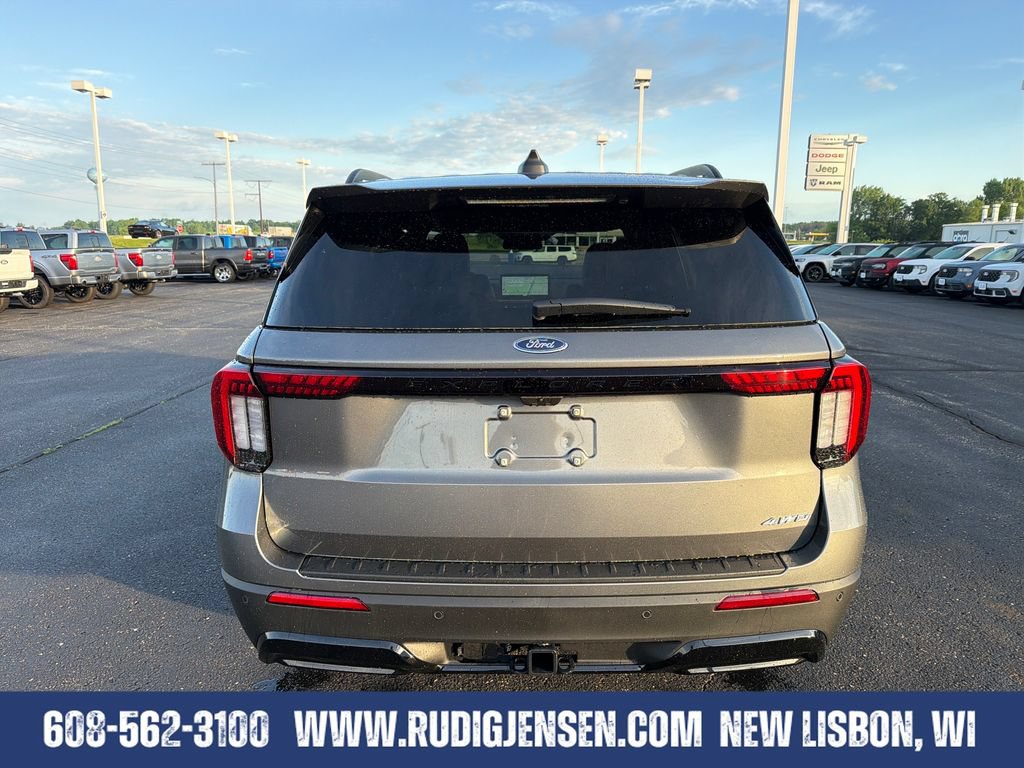 New 2026 Ford Explorer ST-Line w/ ST-Line Street Pack AWD/4WD image 4