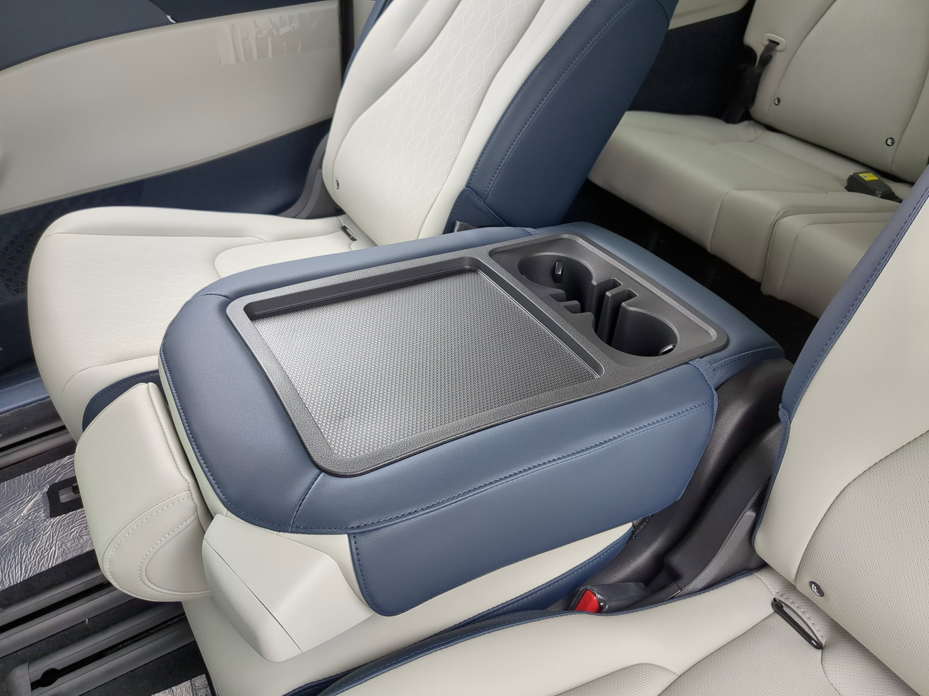 New 2026 Kia Carnival EX FWD image 27