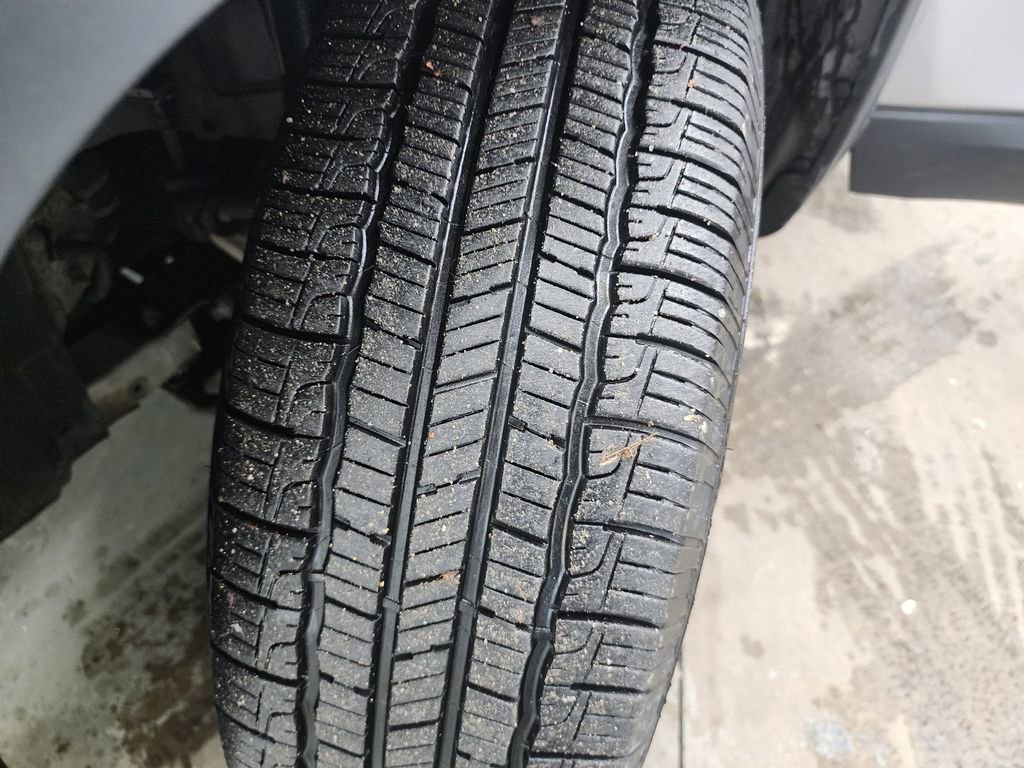 Used 2020 Jeep Cherokee Limited w/ Advanced Safety Group image 38