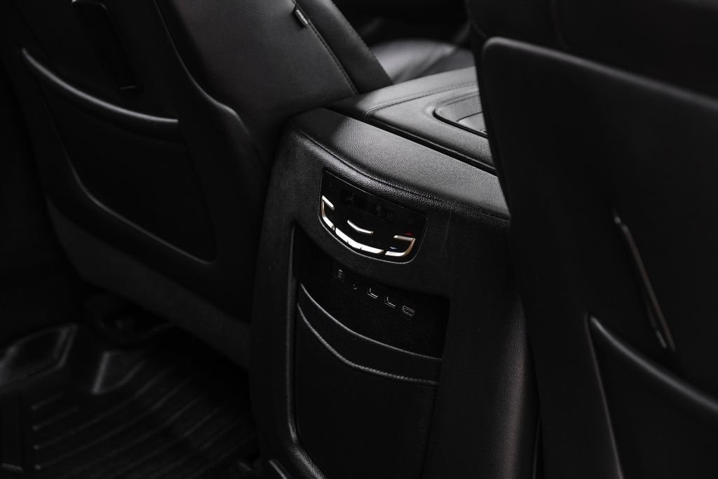 Used 2019 Cadillac Escalade ESV Premium Luxury RWD image 35