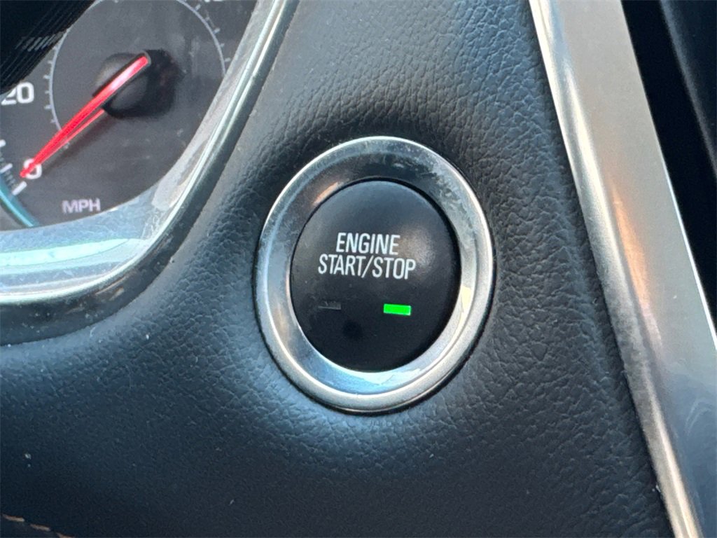 Used 2021 Chevrolet Traverse LS image 31