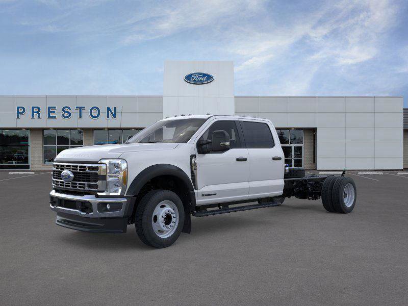 New 2026 Ford F550 4x4 Crew Cab image 3