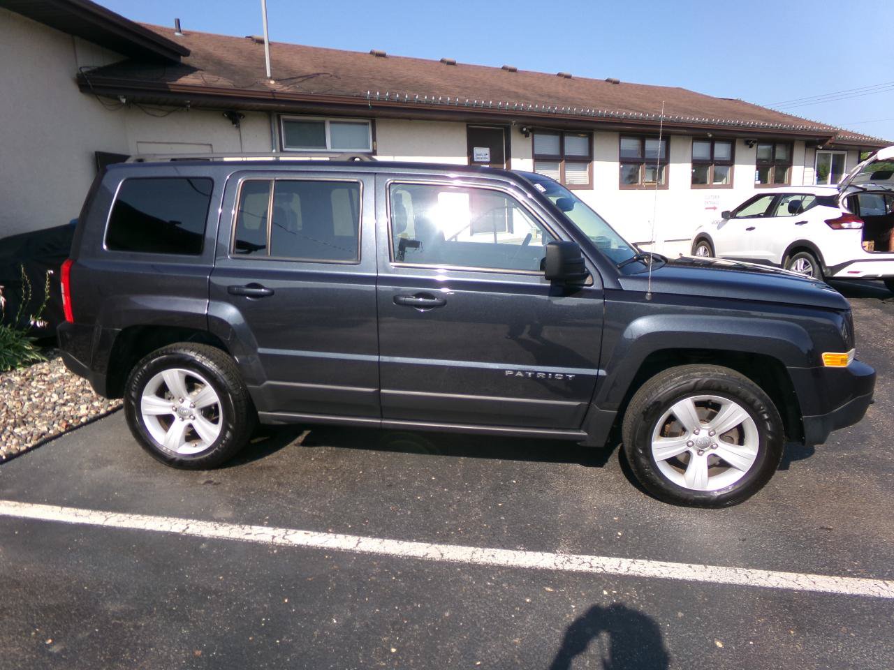 Used 2015 Jeep Patriot Latitude w/ All Weather Capability Group AWD/4WD image 2