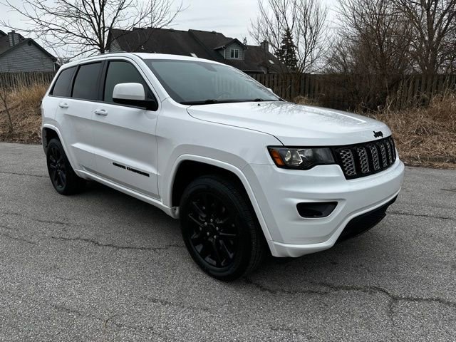 Used 2021 Jeep Grand Cherokee Laredo X image 3